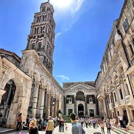 Mendys Sea View Escape Near Split شقة *
