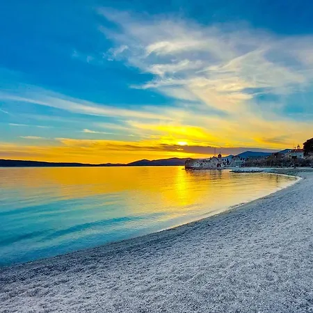 Mendy Cozy Seaview Retreat Apartment Kastela