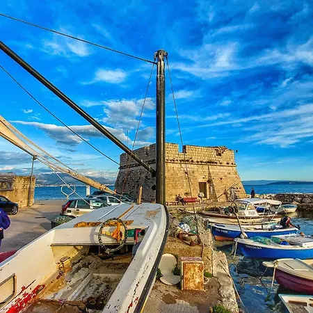 Apartment Mendy Cozy Seaview Retreat Kastela