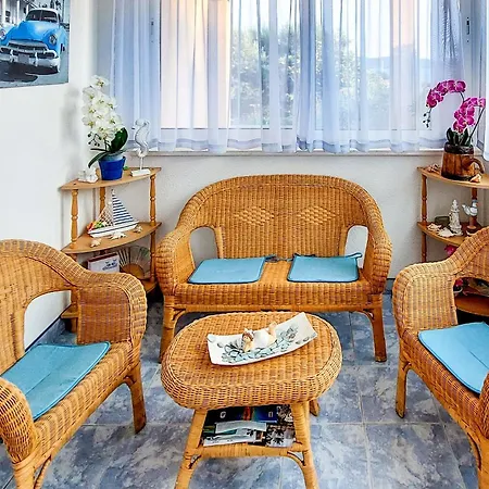 Apartment Mendy Cozy Seaview Retreat Kastela