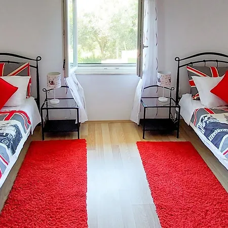 Apartment Mendy Cozy Seaview Retreat Kastela