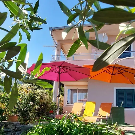 Mendy Cozy Seaview Retreat *