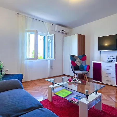 Apartment Mendys Sea View - Pomalo & Fjaka Escape