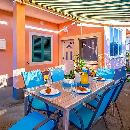Apartman Mendy Sea View Apartment *