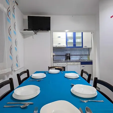 Mendy Sea View Apartment *