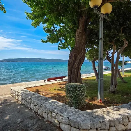Mendy Sea View Apartment